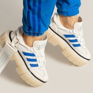 Adidas Ivy Park women's sneakers size 9 plataform.